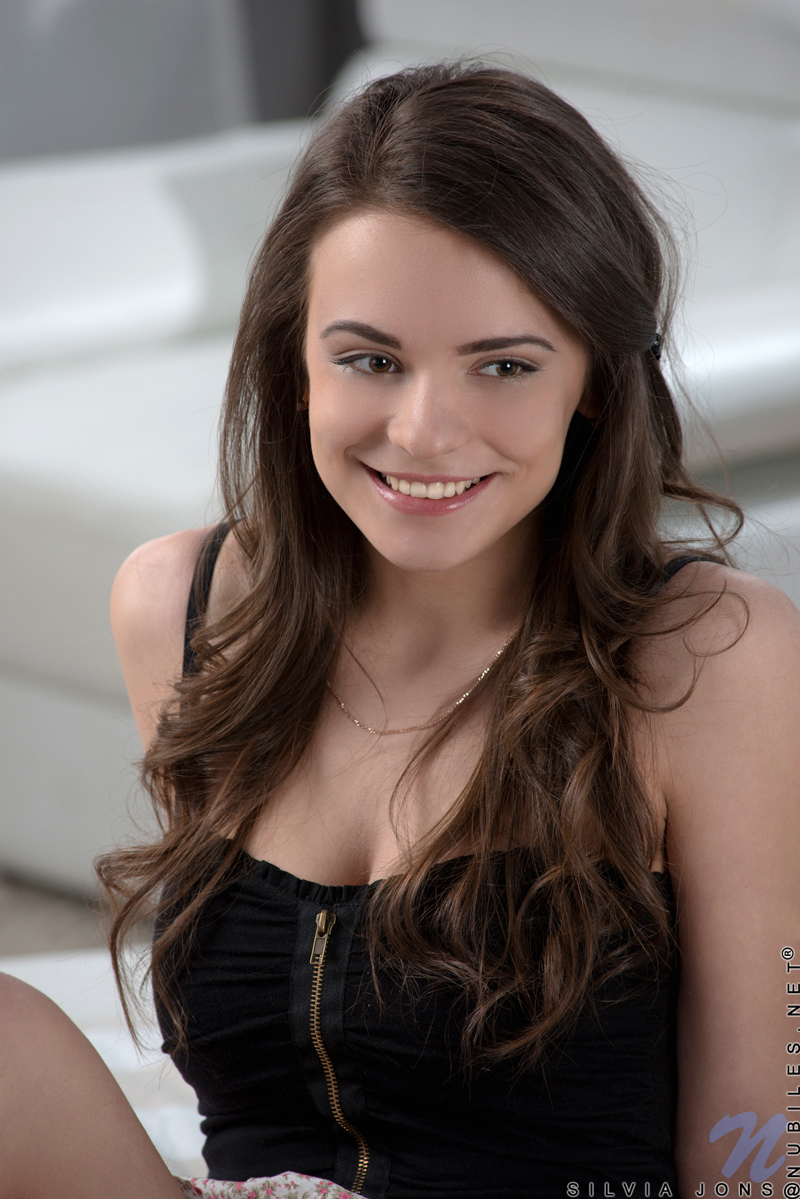 Silvia Jons